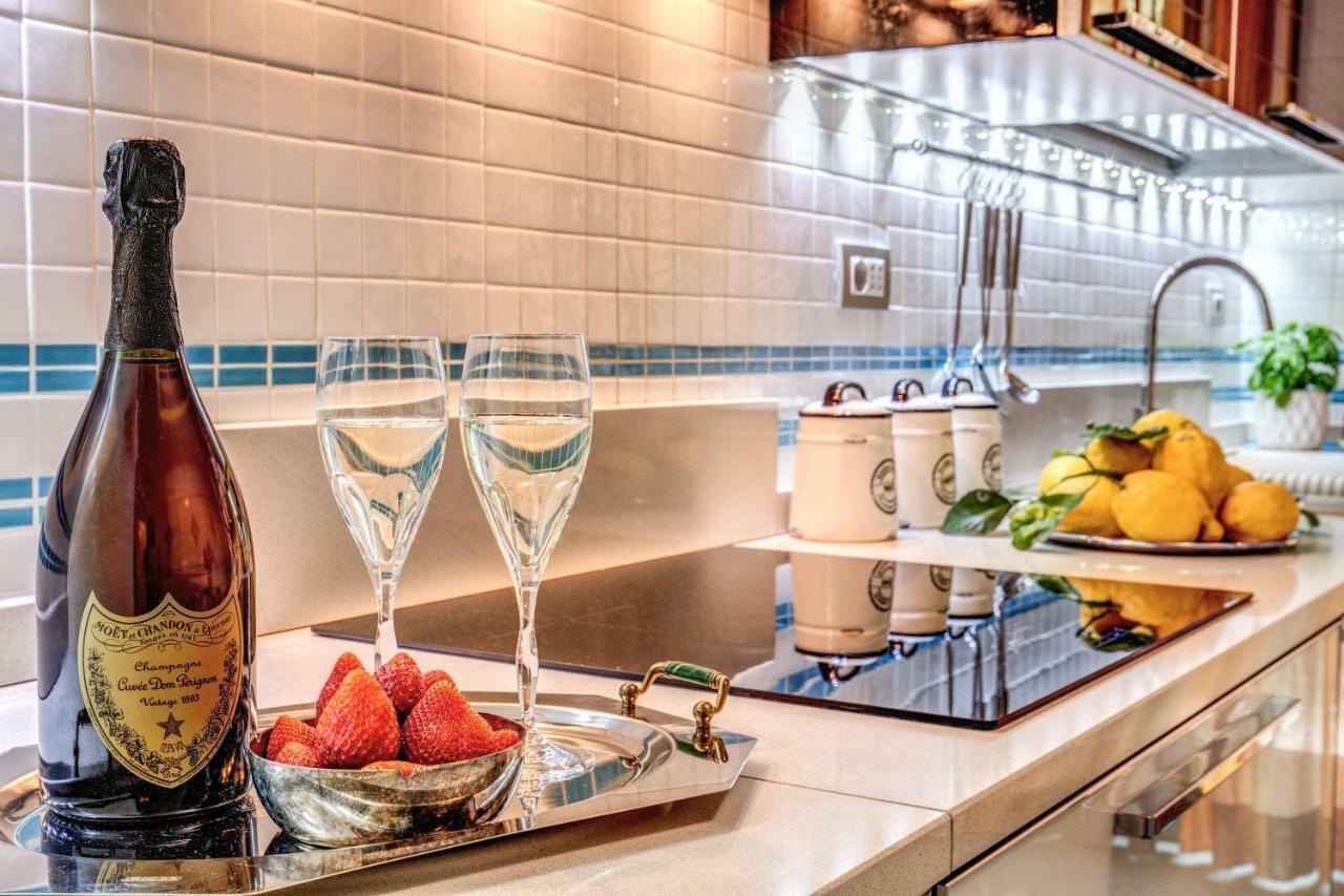 소렌토 Domus Vittoria - The Luxury Quintessence 아파트 외부 사진